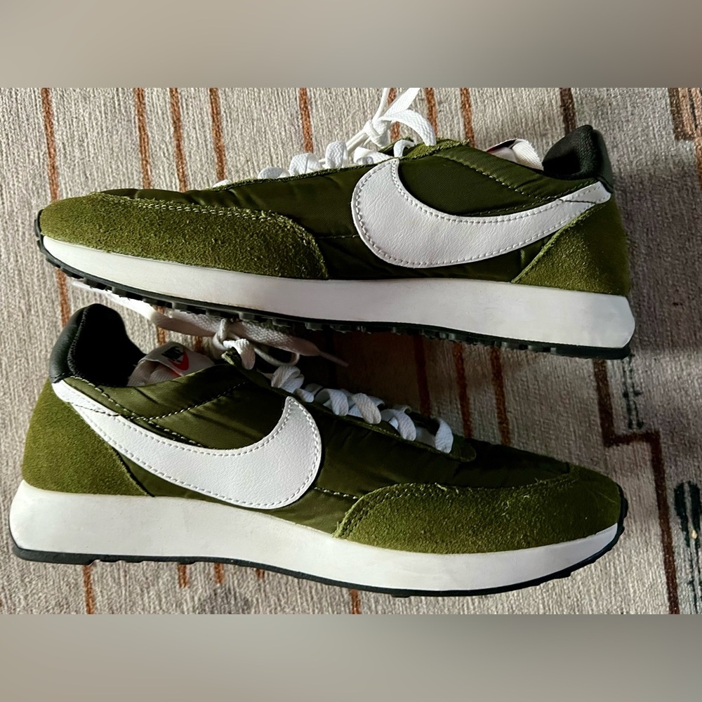 Nike Waffle Retro Sneakers